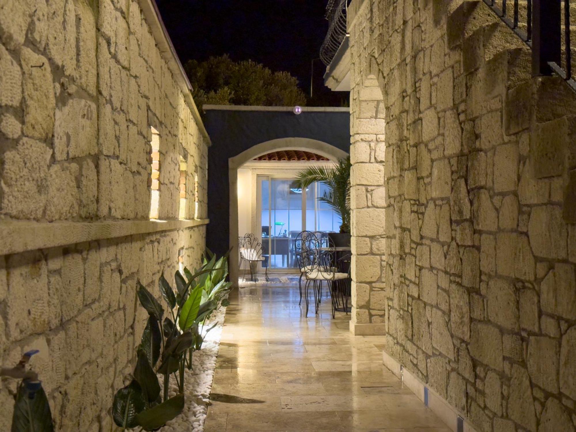 Fedora Otel אלאקאטי מראה חיצוני תמונה